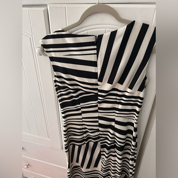 AB Studio Women's Zebra Stripe Mini Dress, Cap Sleeves w/ Zipper Back, Tailored - Picture 5 of 8